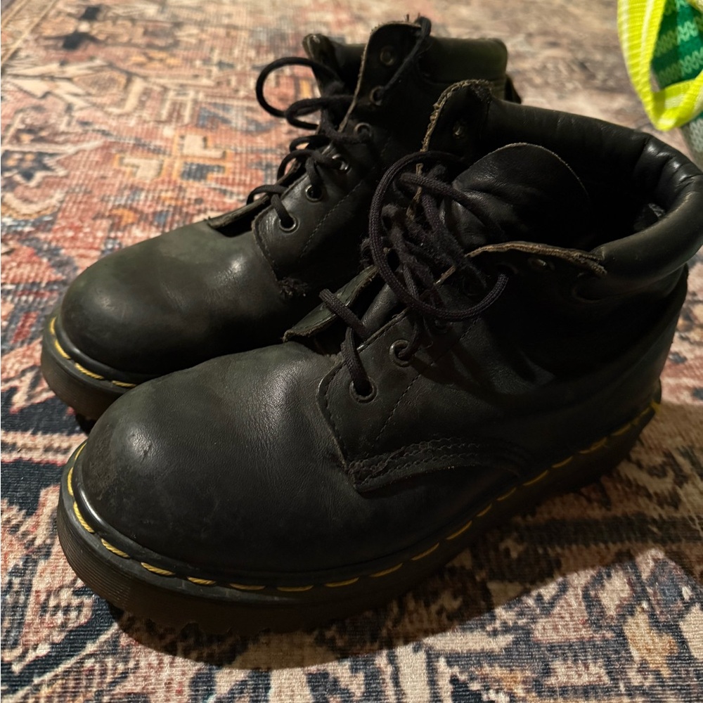 Doc martins size 8 women’s black shoes